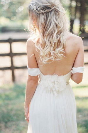Wedding dresses at promnova.com