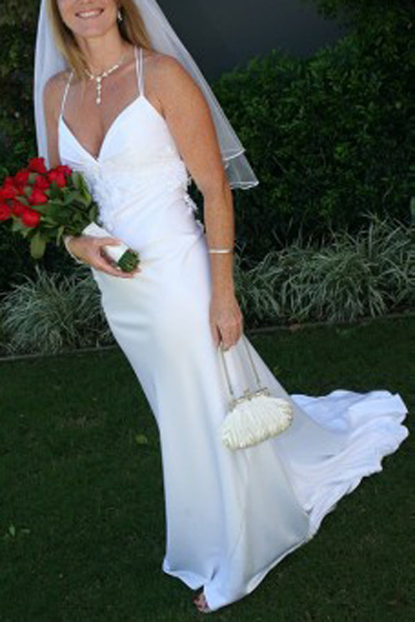 Simple Court Train Backless V Neck Sleeveless Wedding Dress with Appliques, PW166